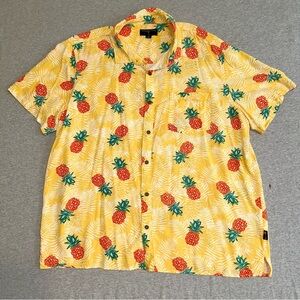 Margaritaville Men's XL Yellow Pineapple Hawaiian Shirt Tropical 100% Rayon Camp